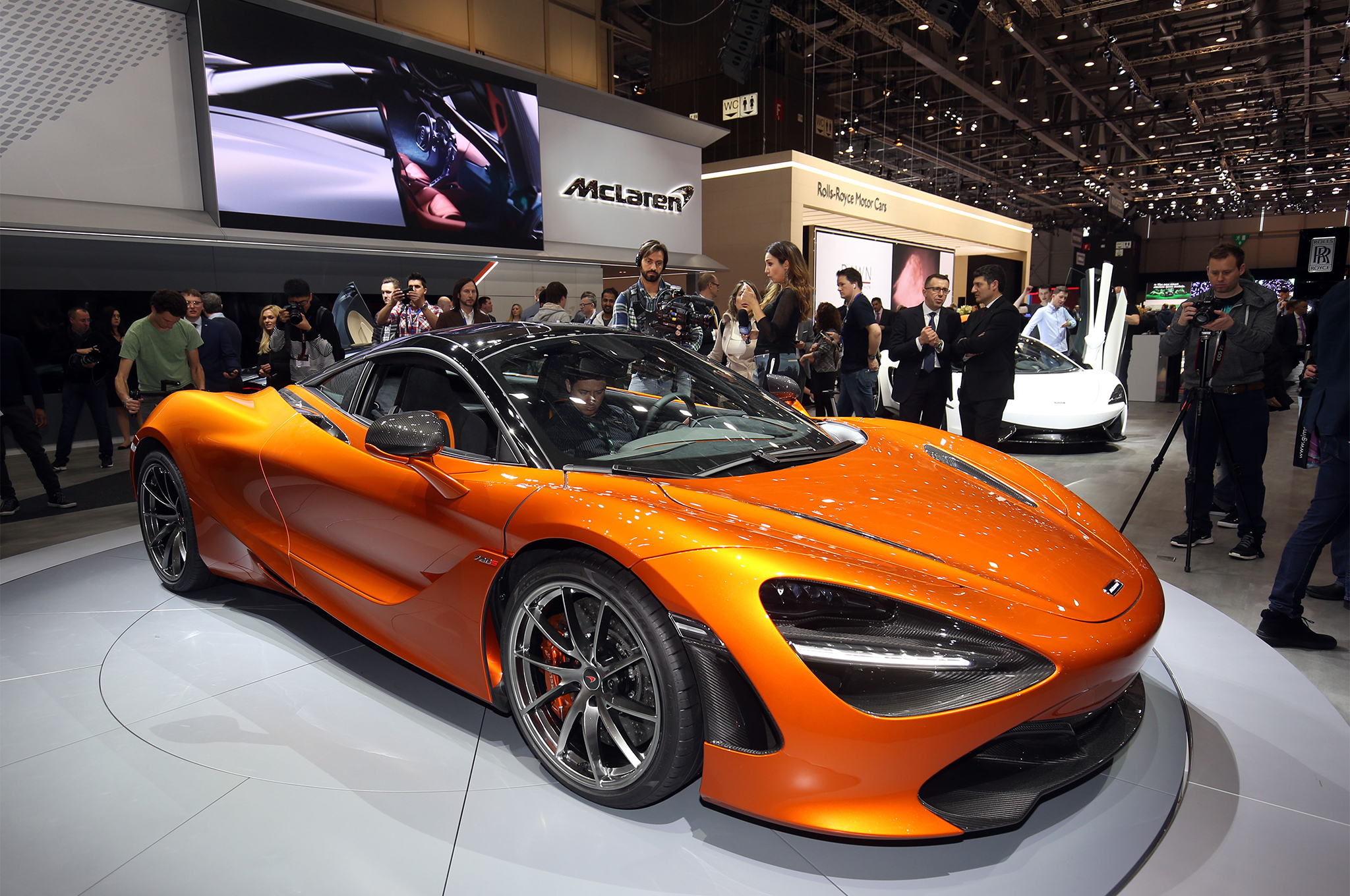 First Look 2018 Mclaren 720s Automobile Magazine